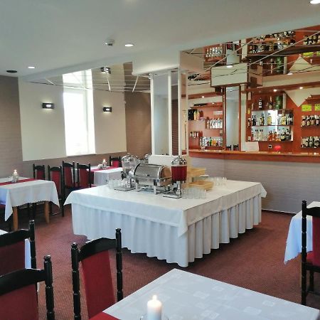 Hotel Lech Gniezno Exteriör bild