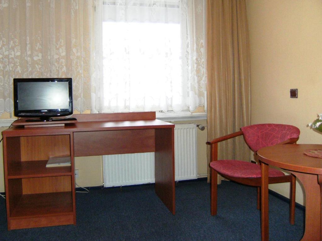Hotel Lech Gniezno Rum bild
