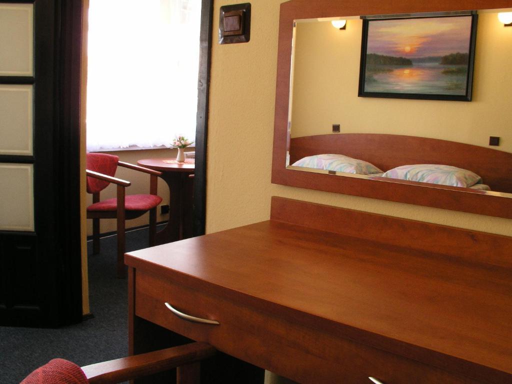 Hotel Lech Gniezno Rum bild