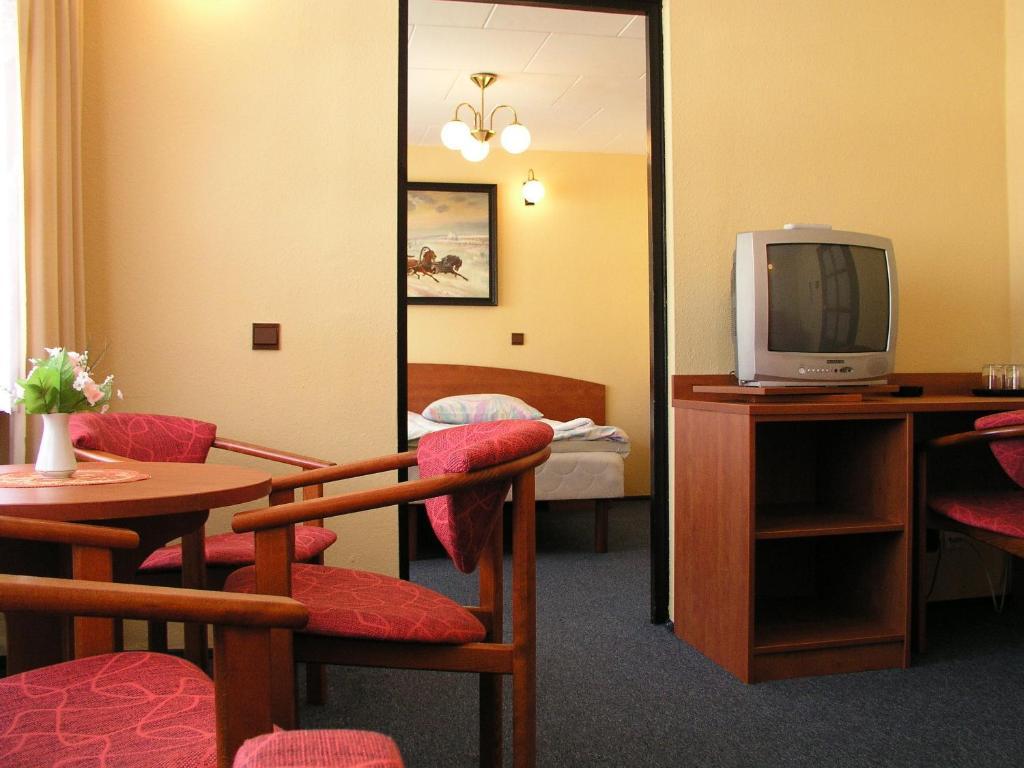 Hotel Lech Gniezno Rum bild