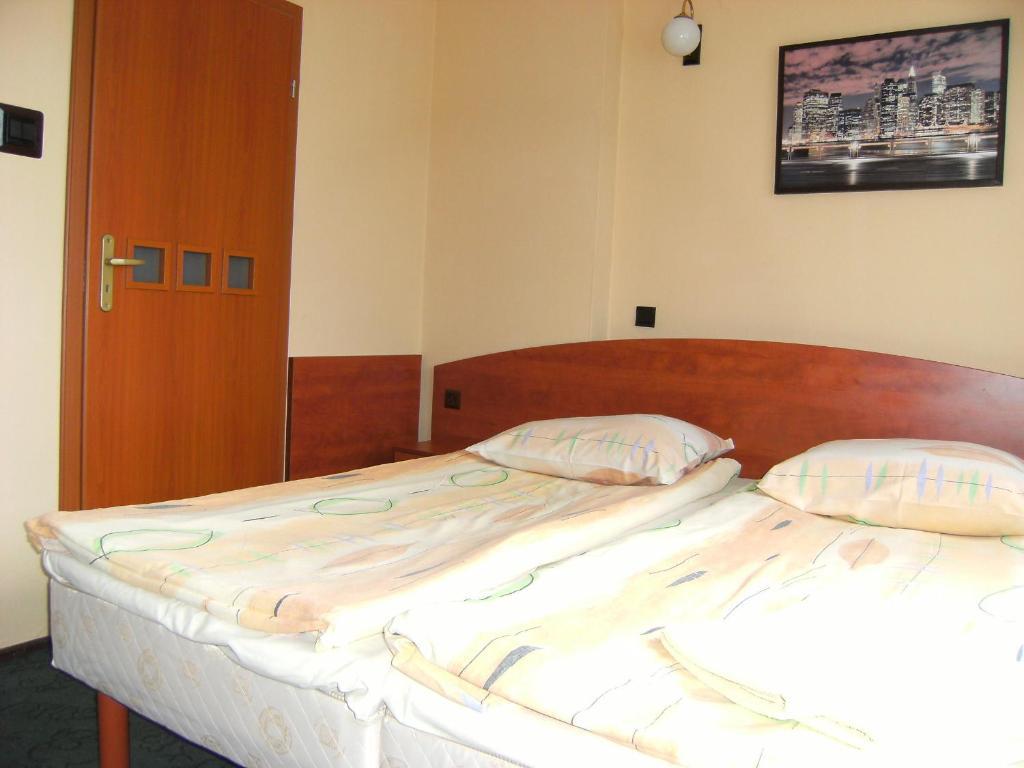 Hotel Lech Gniezno Rum bild