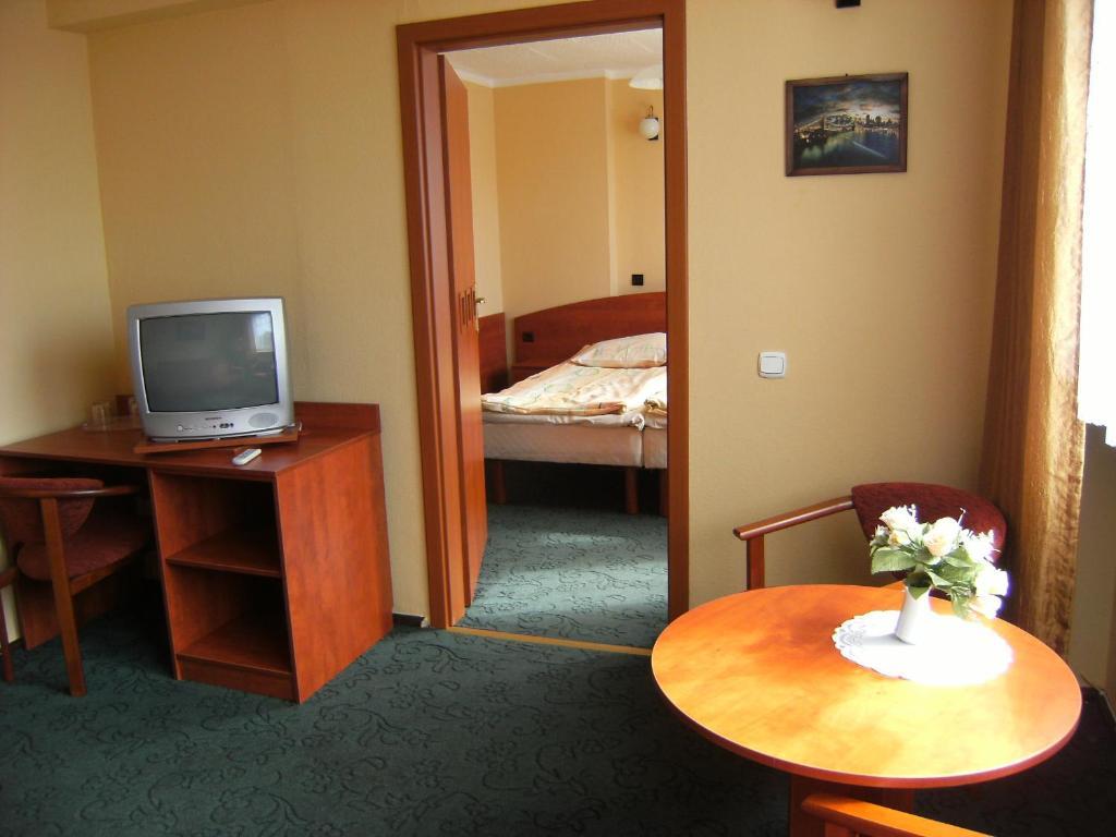 Hotel Lech Gniezno Rum bild